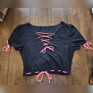 Y2K Retro Style Black Crop Top with Pink Lace-Up Detail